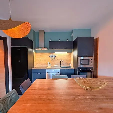 Lopika Apartament *